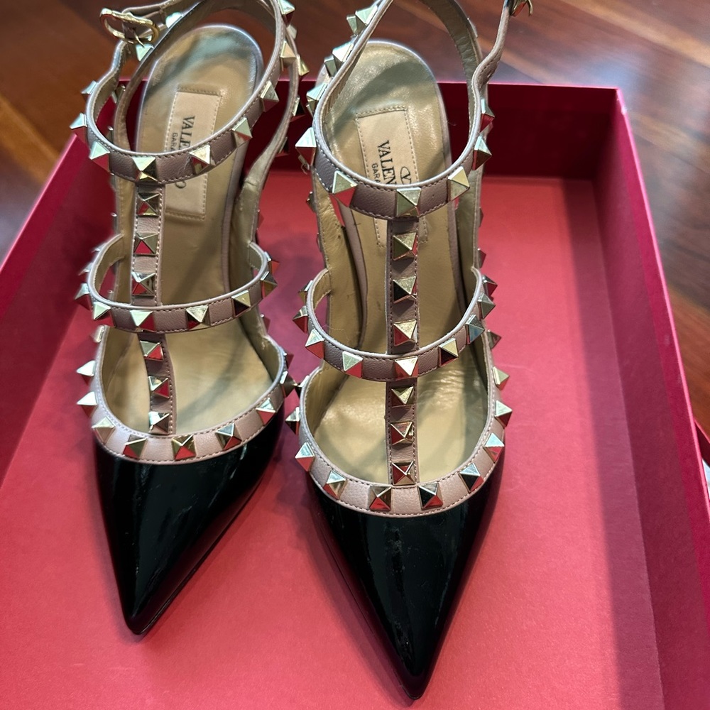 Valentino Rockstud patent leather pump 36 1/2 36.5
